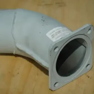 патрубок трубы приемной!с 1 квадрат.фланцем,угол 30град.МАЗ-5336/6303/5551/5516/5440 630300-1203120 СПЕЦМАШ