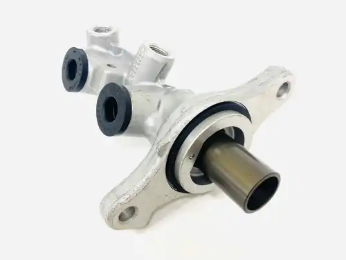 Цилиндр сцепления UKORAUTO U0109408